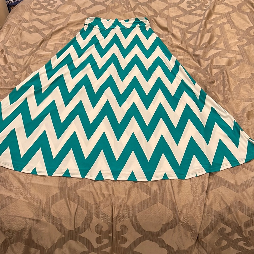 Maxi skirt never worn in teal and white chevron pattern. Just gorgeous on!